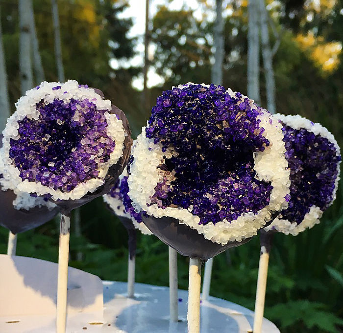 68 Geode Sweets That Are Too Pretty To Eat 68 Geode Sweets That Are Too Pretty To Eat