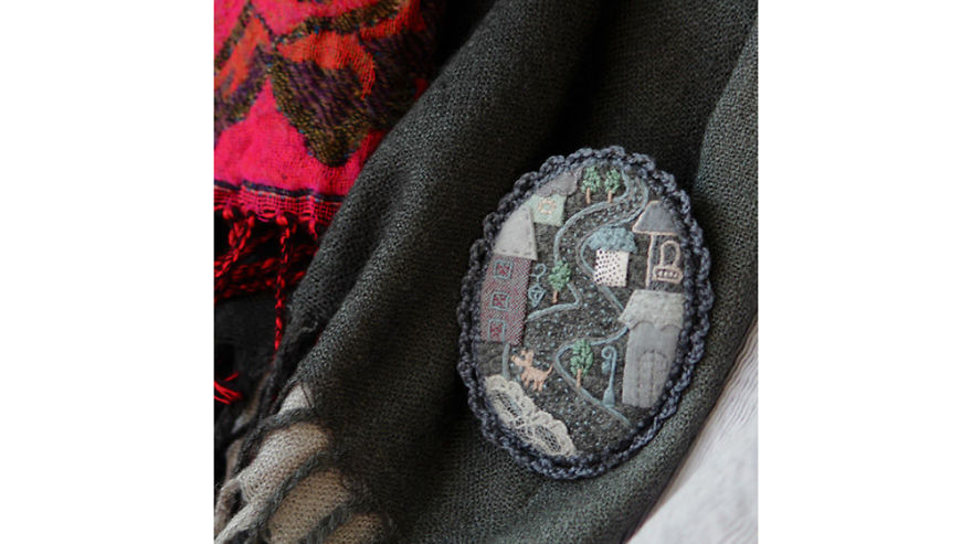 Light Of Sweet Windows: Comfy Brooches By Svetlana Semenova Light Of Sweet Windows: Comfy Brooches By Svetlana Semenova