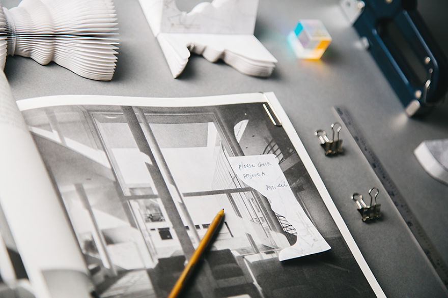 Face Or Vase? Rubin Vase Sticky Notes Show You The Figure-Ground Illusion With Human Evolution History