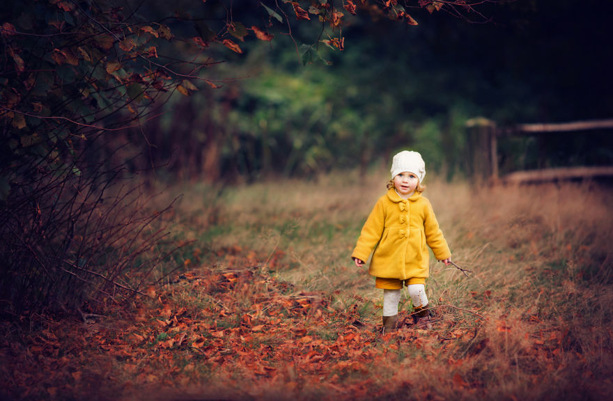 I Photograph Children Outdoors To Showcase Great Britain&#8217;s Incredible Colourful Seasons