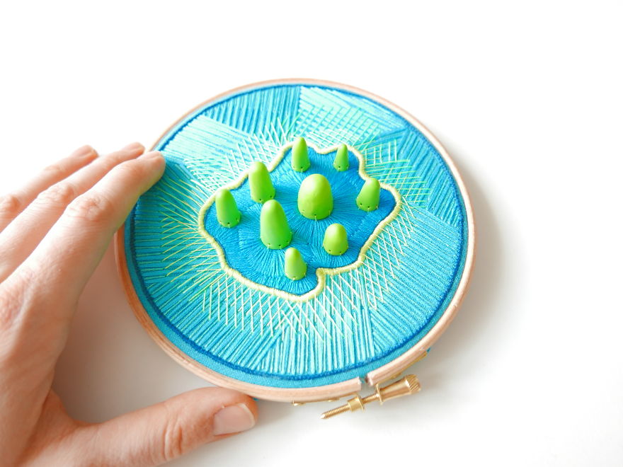 I Create Unpredictable Art With My Experimental Embroidery I Create Unpredictable Art With My Experimental Embroidery