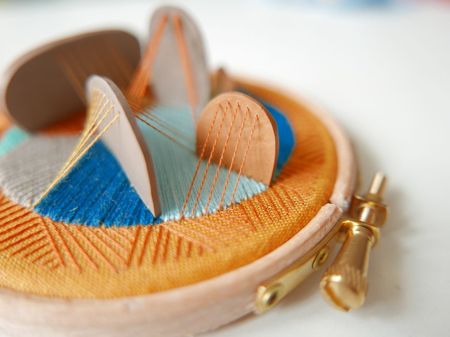 I Create Unpredictable Art With My Experimental Embroidery I Create Unpredictable Art With My Experimental Embroidery