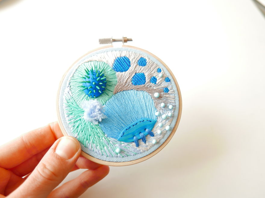 I Create Unpredictable Art With My Experimental Embroidery I Create Unpredictable Art With My Experimental Embroidery