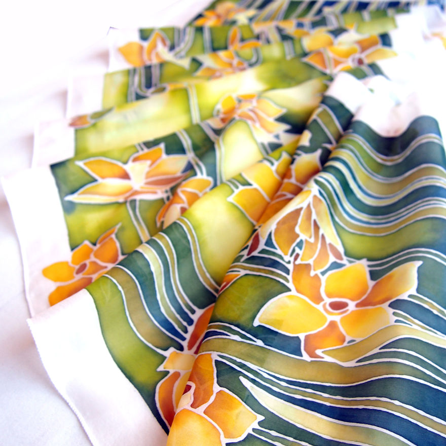 I Paint On Silk To Create Wearable Piece Of Art I Paint On Silk To Create Wearable Piece Of Art