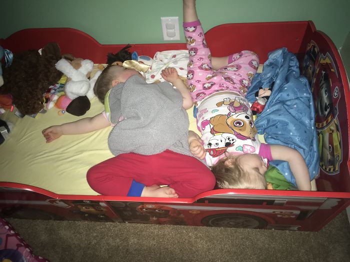 People Ask Me How It Is To Have 3 Little Kids. My Pictures Sum It Up Pretty Well People Ask Me How It Is To Have 3 Little Kids. My Pictures Sum It Up Pretty Well