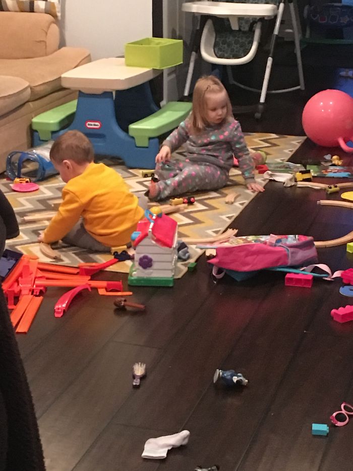 People Ask Me How It Is To Have 3 Little Kids. My Pictures Sum It Up Pretty Well People Ask Me How It Is To Have 3 Little Kids. My Pictures Sum It Up Pretty Well