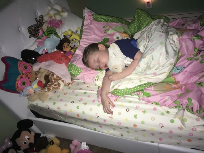 People Ask Me How It Is To Have 3 Little Kids. My Pictures Sum It Up Pretty Well People Ask Me How It Is To Have 3 Little Kids. My Pictures Sum It Up Pretty Well