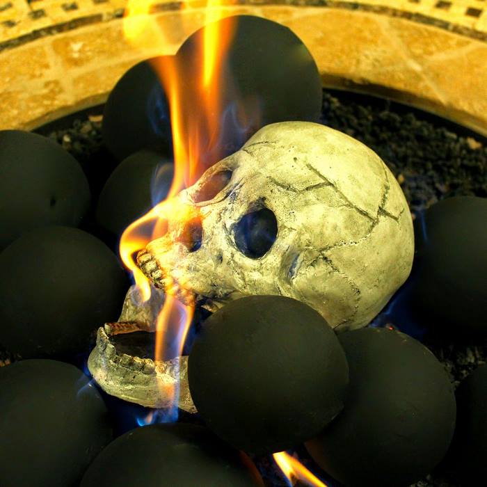 Terrifying Fireproof Human Skull Logs For Your Next Family Camping Trip Terrifying Fireproof Human Skull Logs For Your Next Family Camping Trip