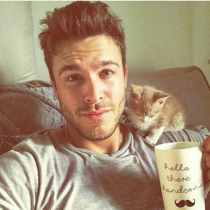 Hot Dudes With Kittens Is Still The Most Purrfect Instagram Account Ever (159 New Pics)