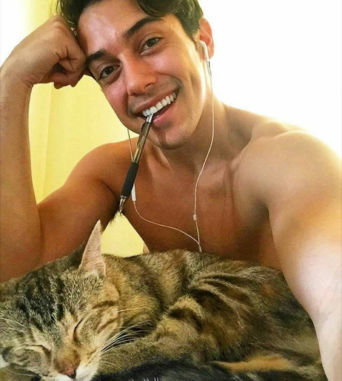 Hot Dudes With Kittens Is Still The Most Purrfect Instagram Account Ever (159 New Pics)
