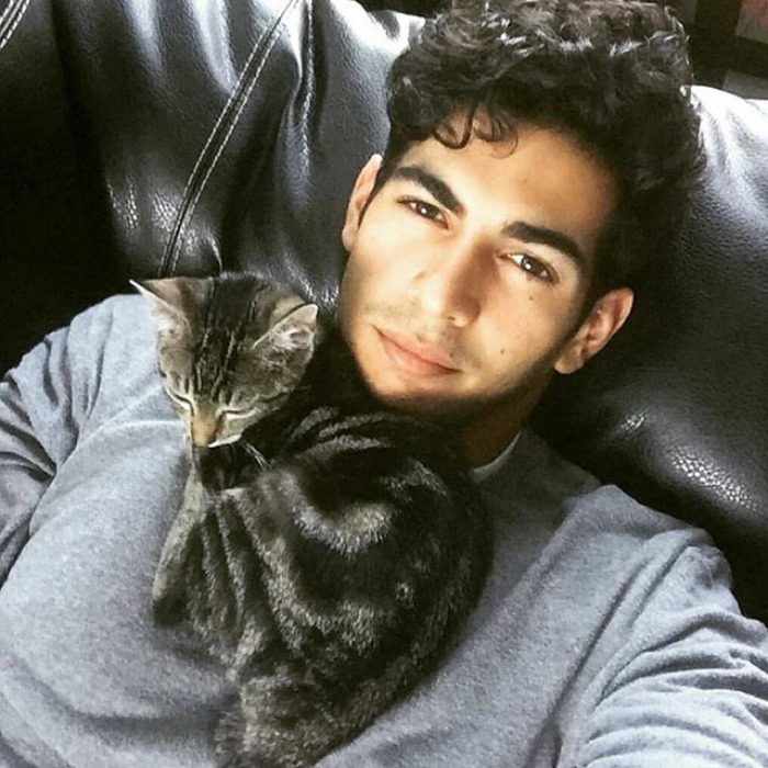 Hot Dudes With Kittens Is Still The Most Purrfect Instagram Account Ever (159 New Pics)
