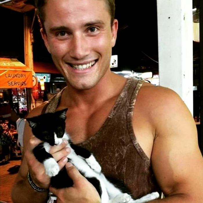 Hot Dudes With Kittens Is Still The Most Purrfect Instagram Account Ever (159 New Pics)