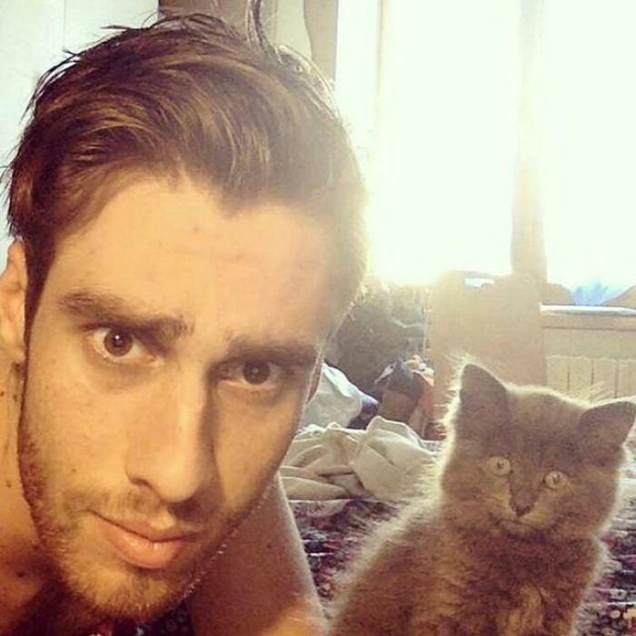 Hot Dudes With Kittens Is Still The Most Purrfect Instagram Account Ever (159 New Pics)