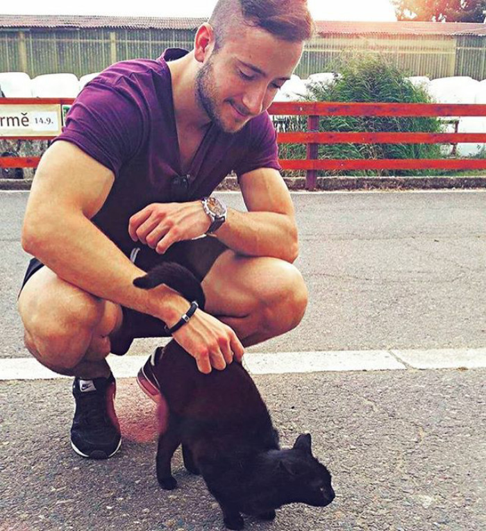 Hot Dudes With Kittens Is Still The Most Purrfect Instagram Account Ever (159 New Pics)
