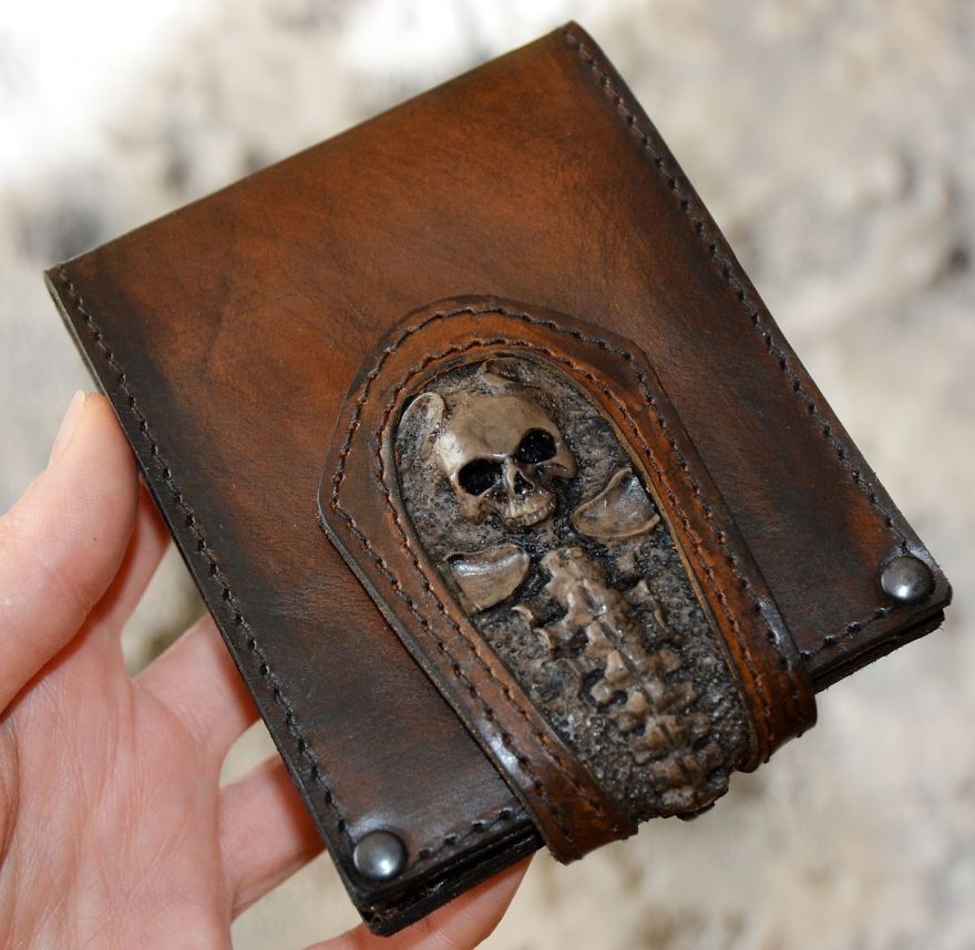 25 Frightening Leather Watches, Iphone Covers And Other Handmade Accessories You’ll Be Marveled With 25 Frightening Leather Watches, Iphone Covers And Other Handmade Accessories You’ll Be Marveled With