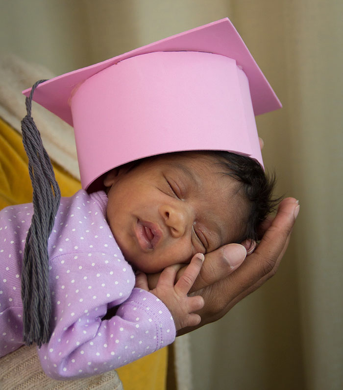 Awesome Hospital Organizes Graduation Ceremonies For Premature Babies Leaving Intensive Care