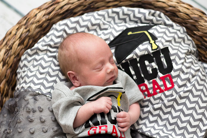 Awesome Hospital Organizes Graduation Ceremonies For Premature Babies Leaving Intensive Care