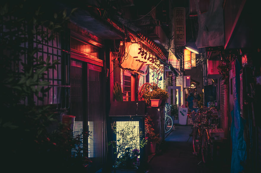 Magical Night Photos Of Tokyo’s Streets By Masashi Wakui Look Straight Out Of Miyazaki Films (New Photos)