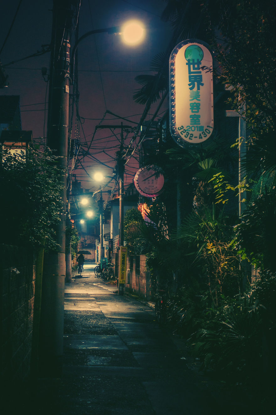 Magical Night Photos Of Tokyo’s Streets By Masashi Wakui Look Straight Out Of Miyazaki Films (New Photos)