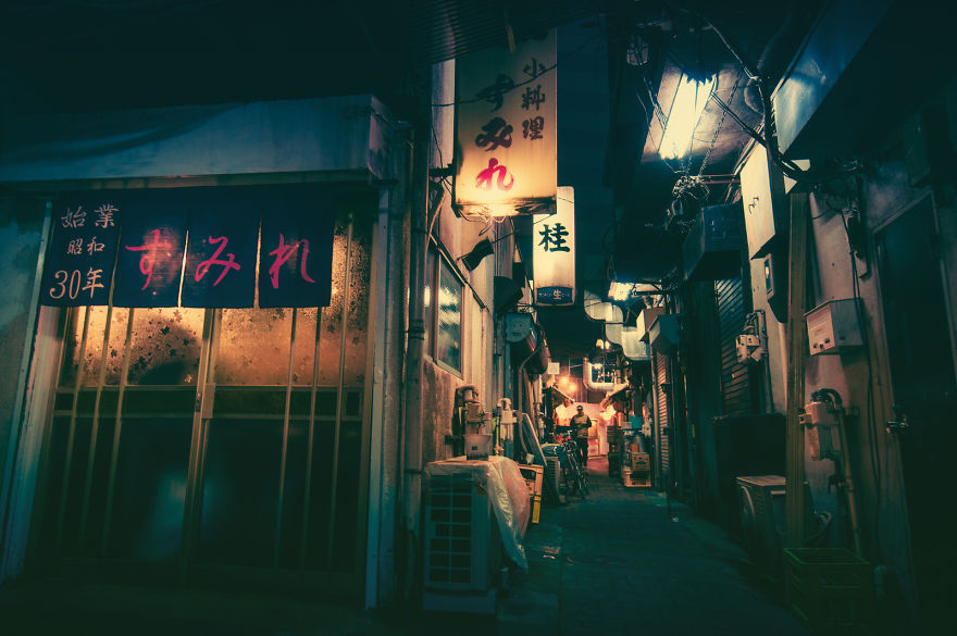 Magical Night Photos Of Tokyo’s Streets By Masashi Wakui Look Straight Out Of Miyazaki Films (New Photos)