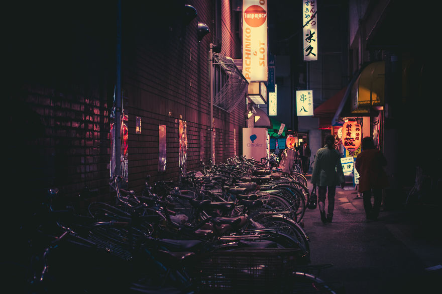 Magical Night Photos Of Tokyo’s Streets By Masashi Wakui Look Straight Out Of Miyazaki Films (New Photos)