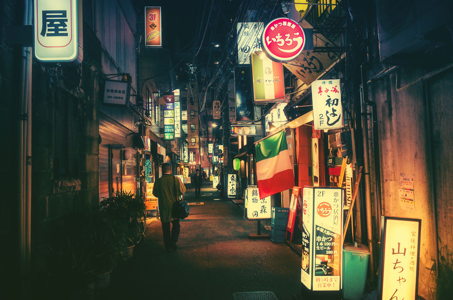 Magical Night Photos Of Tokyo’s Streets By Masashi Wakui Look Straight Out Of Miyazaki Films (New Photos)