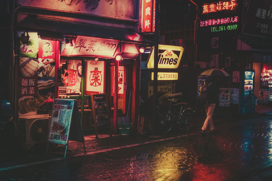 Magical Night Photos Of Tokyo’s Streets By Masashi Wakui Look Straight Out Of Miyazaki Films (New Photos)