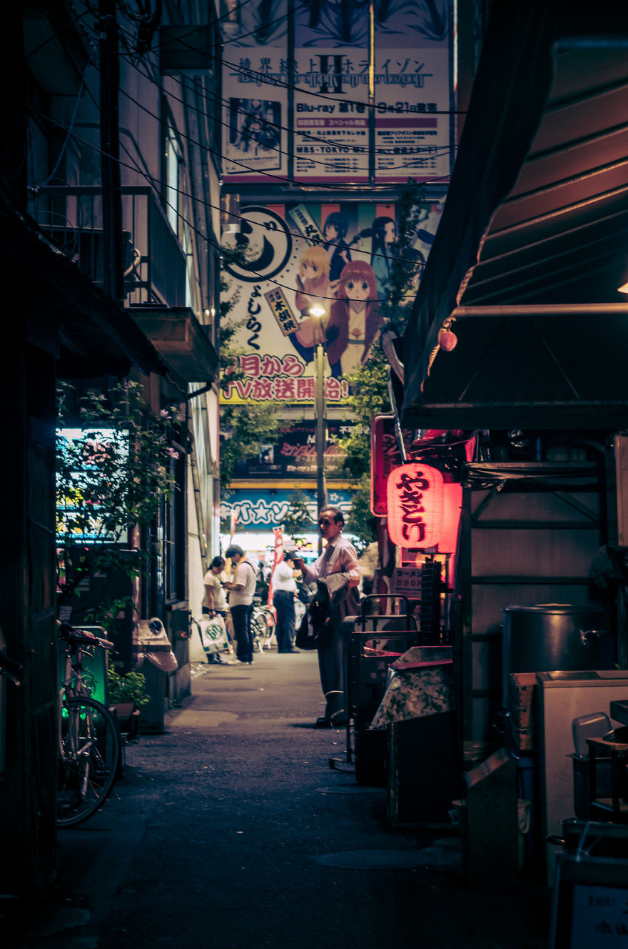 Magical Night Photos Of Tokyo’s Streets By Masashi Wakui Look Straight Out Of Miyazaki Films (New Photos)