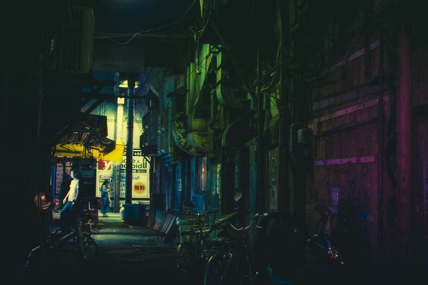 Magical Night Photos Of Tokyo’s Streets By Masashi Wakui Look Straight Out Of Miyazaki Films (New Photos)