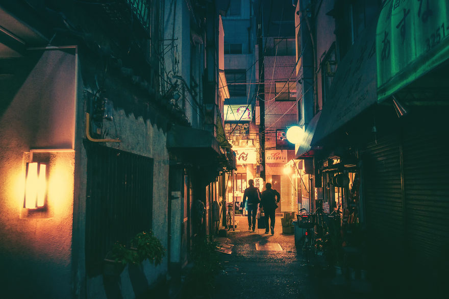 Magical Night Photos Of Tokyo’s Streets By Masashi Wakui Look Straight Out Of Miyazaki Films (New Photos)