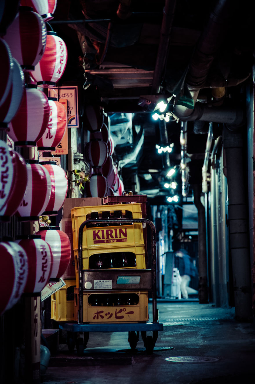 Magical Night Photos Of Tokyo’s Streets By Masashi Wakui Look Straight Out Of Miyazaki Films (New Photos)