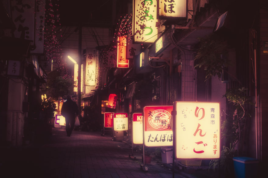 Magical Night Photos Of Tokyo’s Streets By Masashi Wakui Look Straight Out Of Miyazaki Films (New Photos)