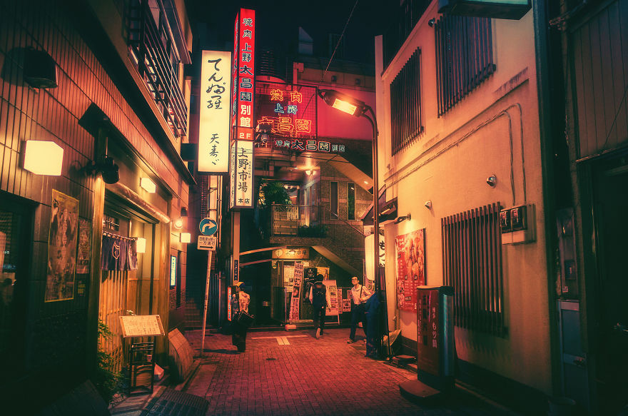 Magical Night Photos Of Tokyo’s Streets By Masashi Wakui Look Straight Out Of Miyazaki Films (New Photos)