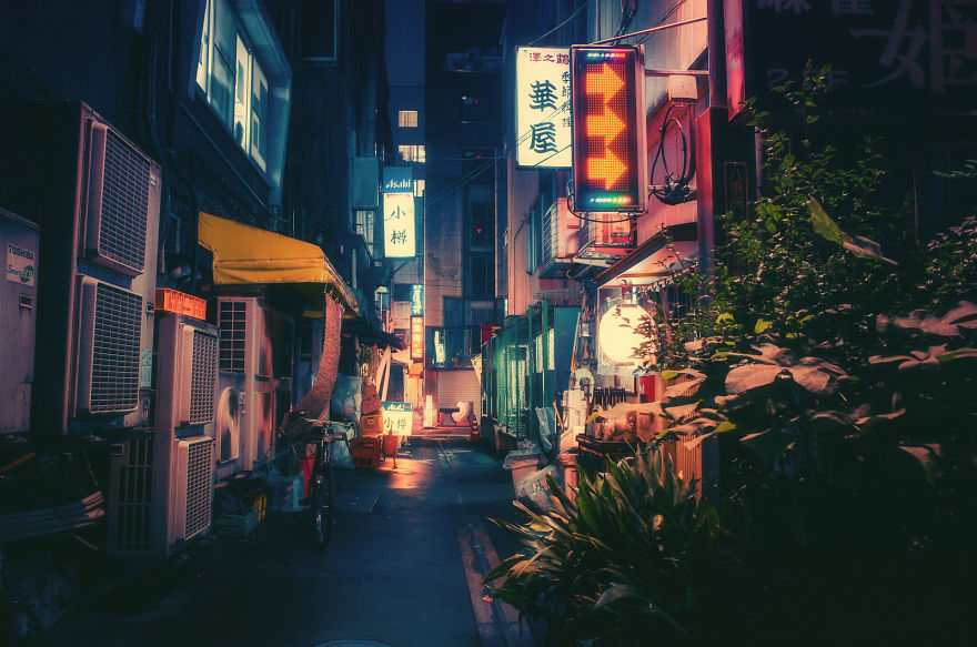 Magical Night Photos Of Tokyo’s Streets By Masashi Wakui Look Straight Out Of Miyazaki Films (New Photos)