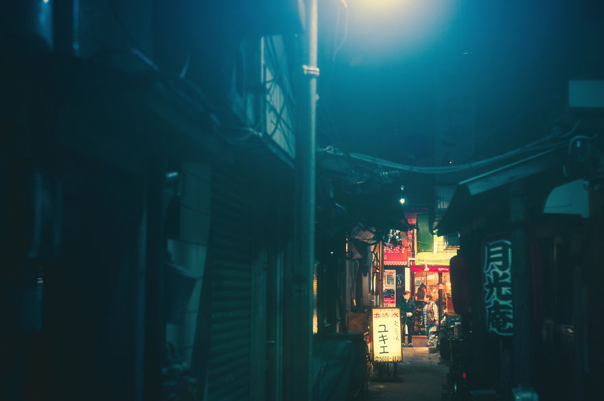 Magical Night Photos Of Tokyo’s Streets By Masashi Wakui Look Straight Out Of Miyazaki Films (New Photos)