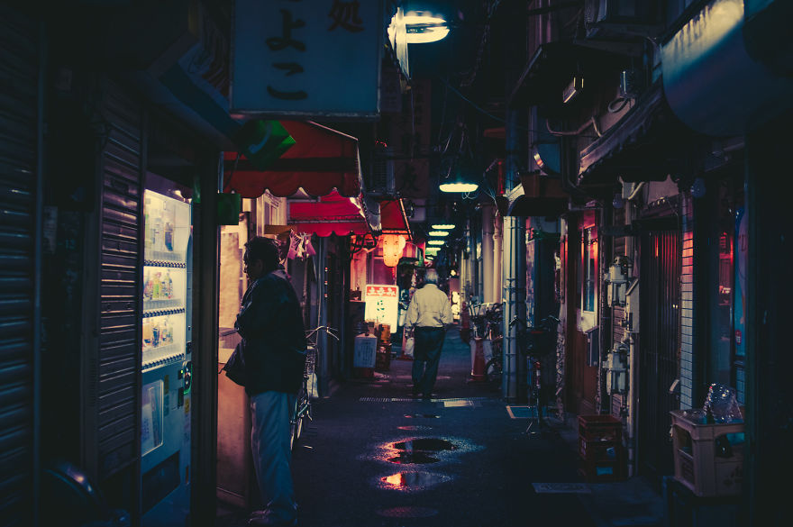 Magical Night Photos Of Tokyo’s Streets By Masashi Wakui Look Straight Out Of Miyazaki Films (New Photos)
