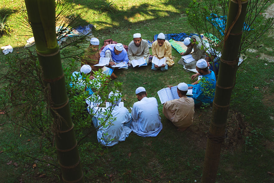 26 Photographs That May Completely Change Your Point Of View About Religion, Forever 26 Photographs That May Completely Change Your Point Of View About Religion, Forever