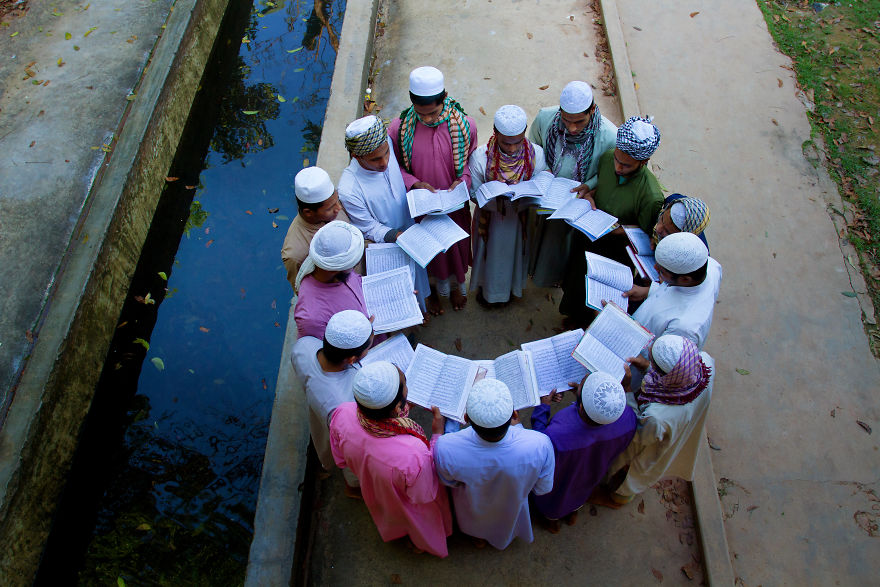 26 Photographs That May Completely Change Your Point Of View About Religion, Forever 26 Photographs That May Completely Change Your Point Of View About Religion, Forever