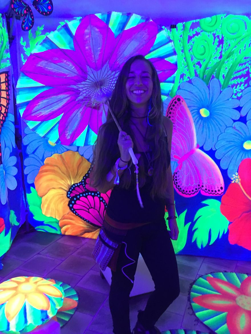 I Create Mind-Blowing 3d Blacklight Art Installations I Create Mind-Blowing 3d Blacklight Art Installations