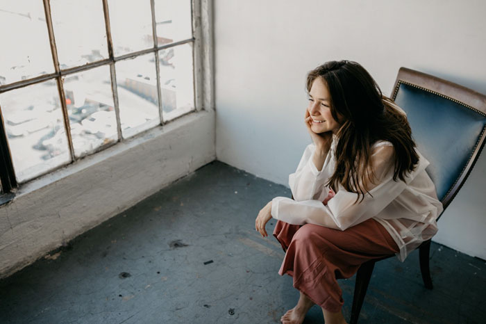 Experiment Reveals The Difference Between Pro Photographers Using $500 Gear VS. Amateur Using $4,950 Gear