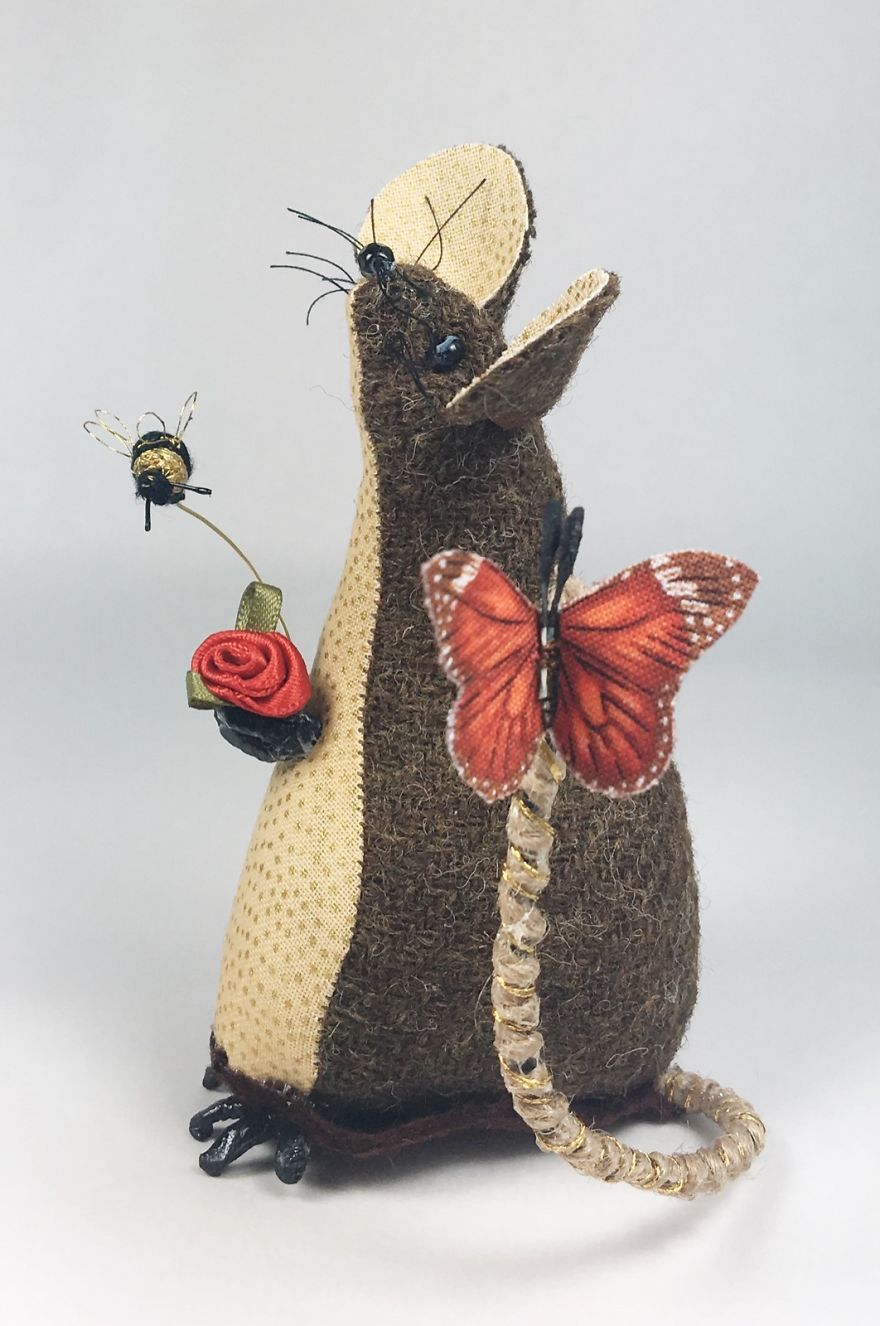 I Made These Small Mice From Harris Tweed And Gave Them Jobs I Made These Small Mice From Harris Tweed And Gave Them Jobs