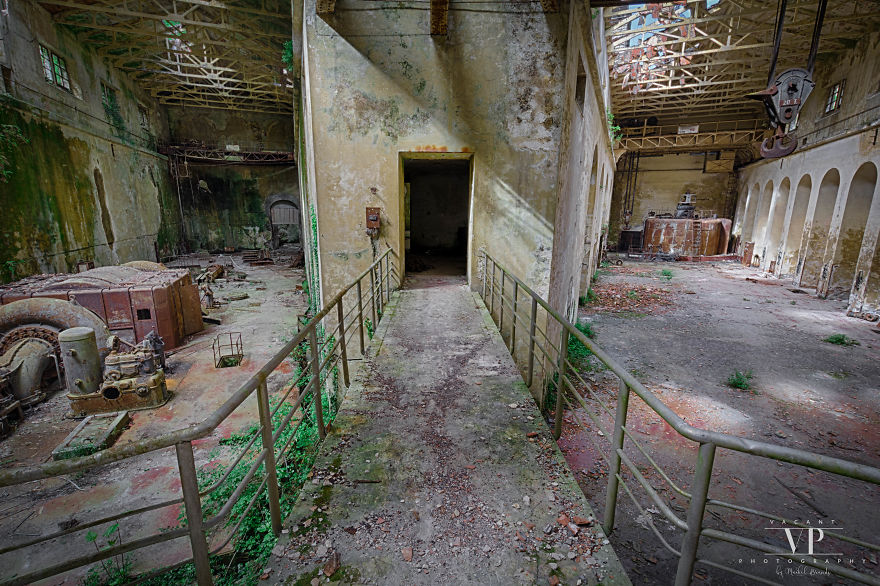 I Photographed This Beautiful Abandoned Powerplant