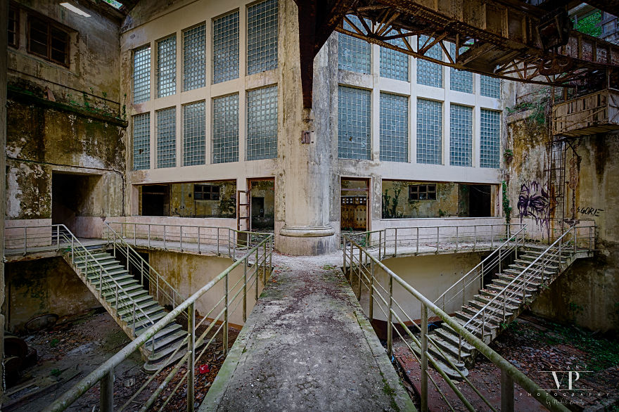I Photographed This Beautiful Abandoned Powerplant