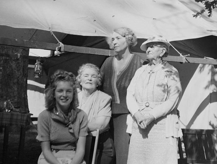 46 Rare Marilyn Monroe Photos Reveal Her Life Before She Was Famous