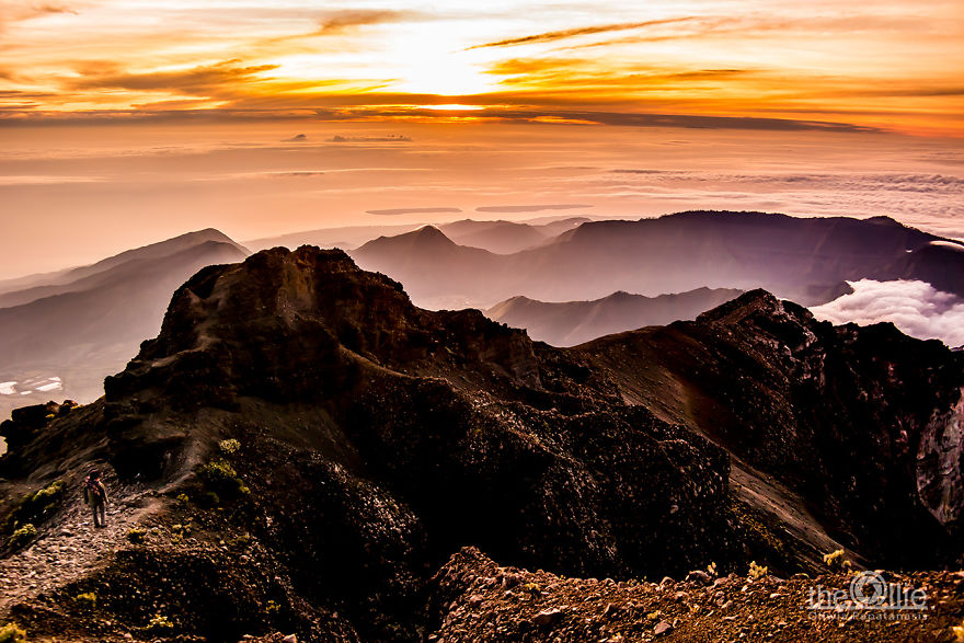 I Captured The Most Beautiful Views During  Volcano Rinjani Trekking