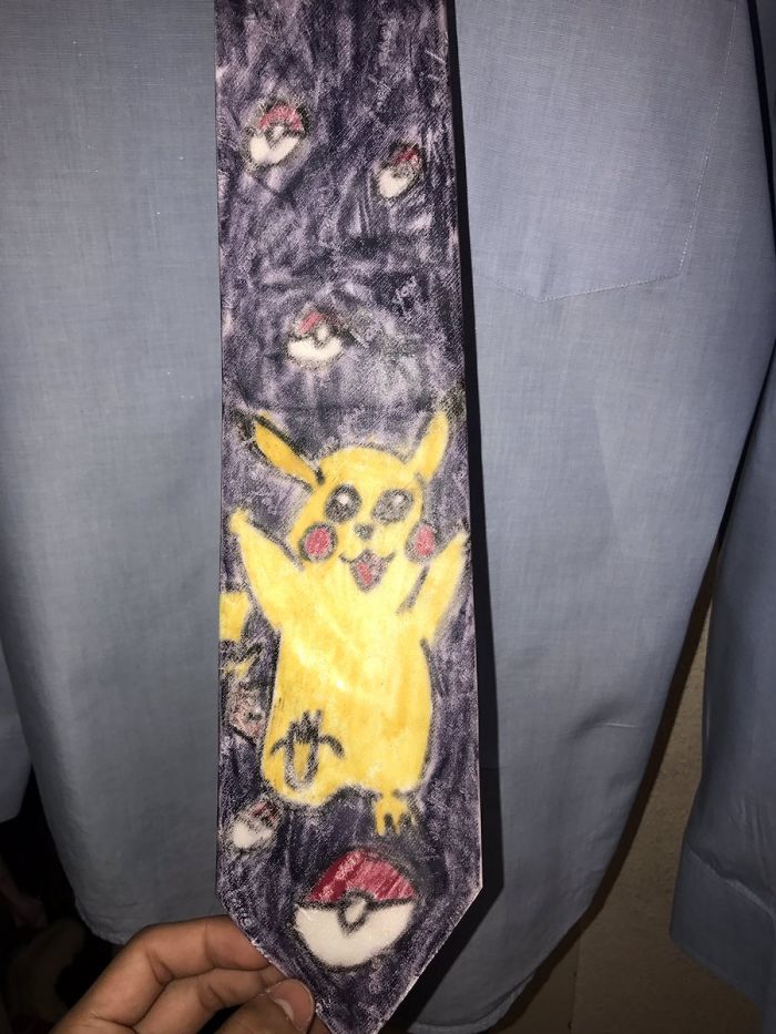 Son Makes Dad A Necktie In The First Grade, 11 Years Later Dad Wears It To His High School Graduation