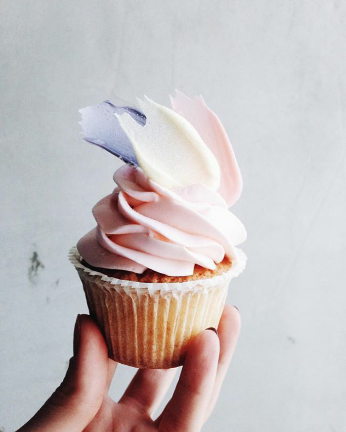 ‘Brushstroke’ Cakes From Russia Are Taking Over Instagram ‘Brushstroke’ Cakes From Russia Are Taking Over Instagram