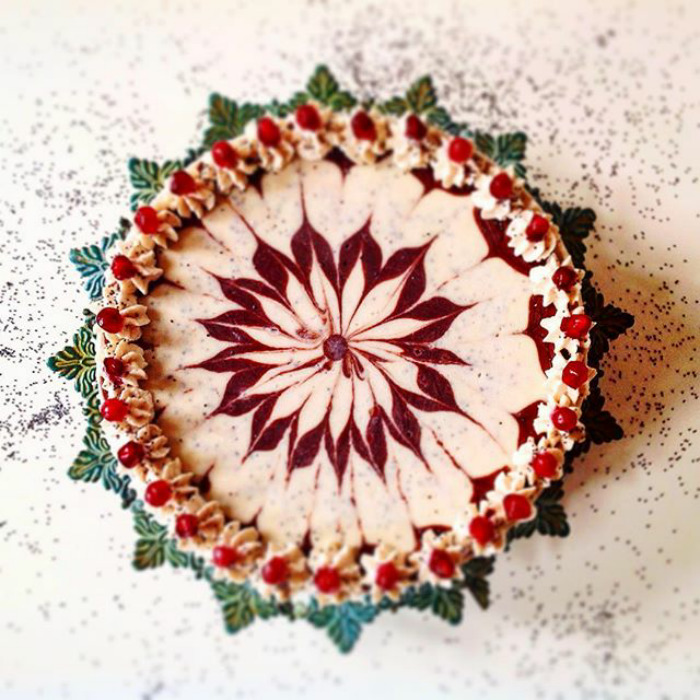 This German Confectioner Makes The Most Beautiful Raw Vegan Cakes Ever This German Confectioner Makes The Most Beautiful Raw Vegan Cakes Ever