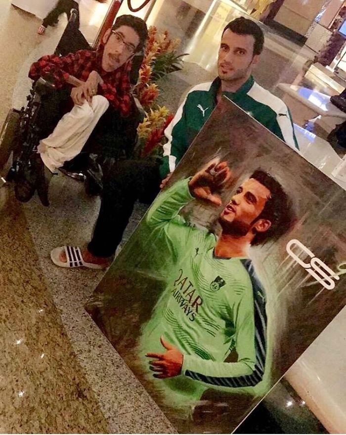 Artist Proves That Disability Is Not A Limit By Creating These Realistic Paintings