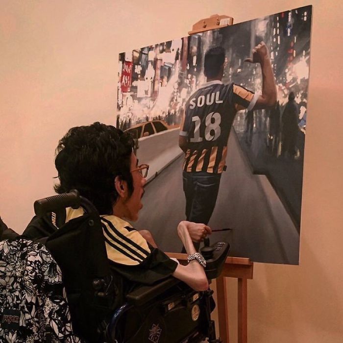 Artist Proves That Disability Is Not A Limit By Creating These Realistic Paintings